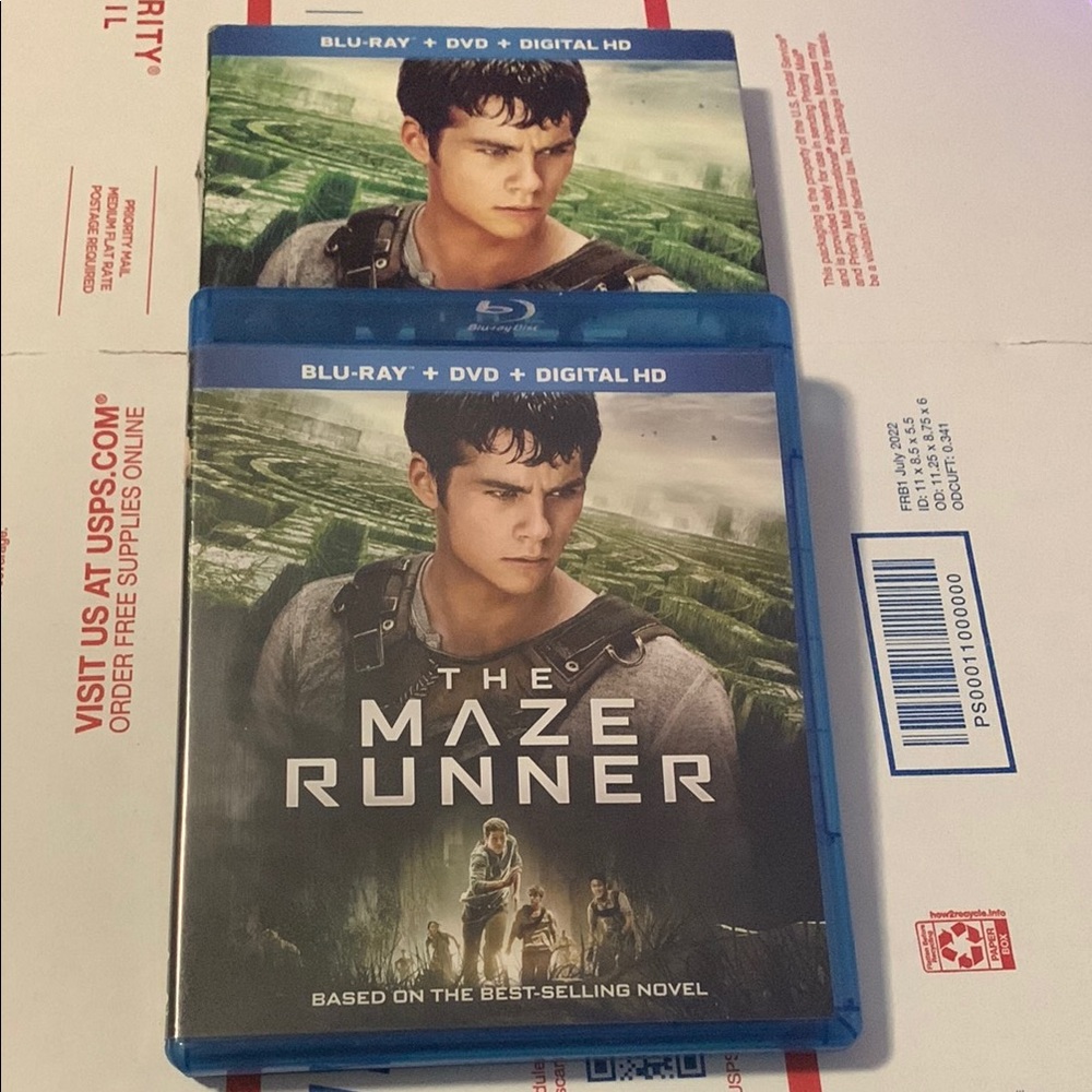 Maze Runner Blu-ray DVD 📀 set w/exclusive comic inside